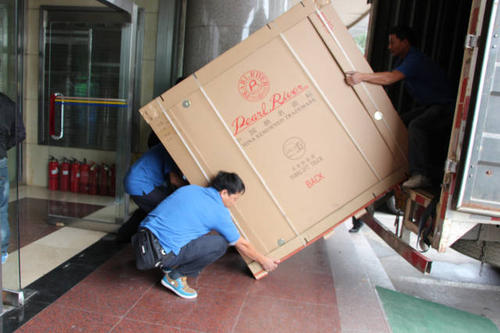 察布查尔钢琴贵重工艺品无忧运